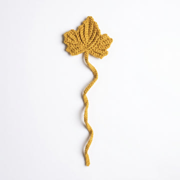 [BerryBow Canonical] BB-BM-LEF-MUS-01 | Hero | Mustard Leaf Crochet Bookmark – Handmade by Berry Bow