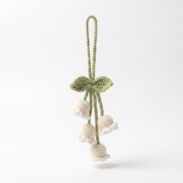 [BerryBow Canonical] BB-CHR-FLR-WHT-03 | Hero | White Lily Crochet Car Charm – Handmade by Berry Bow