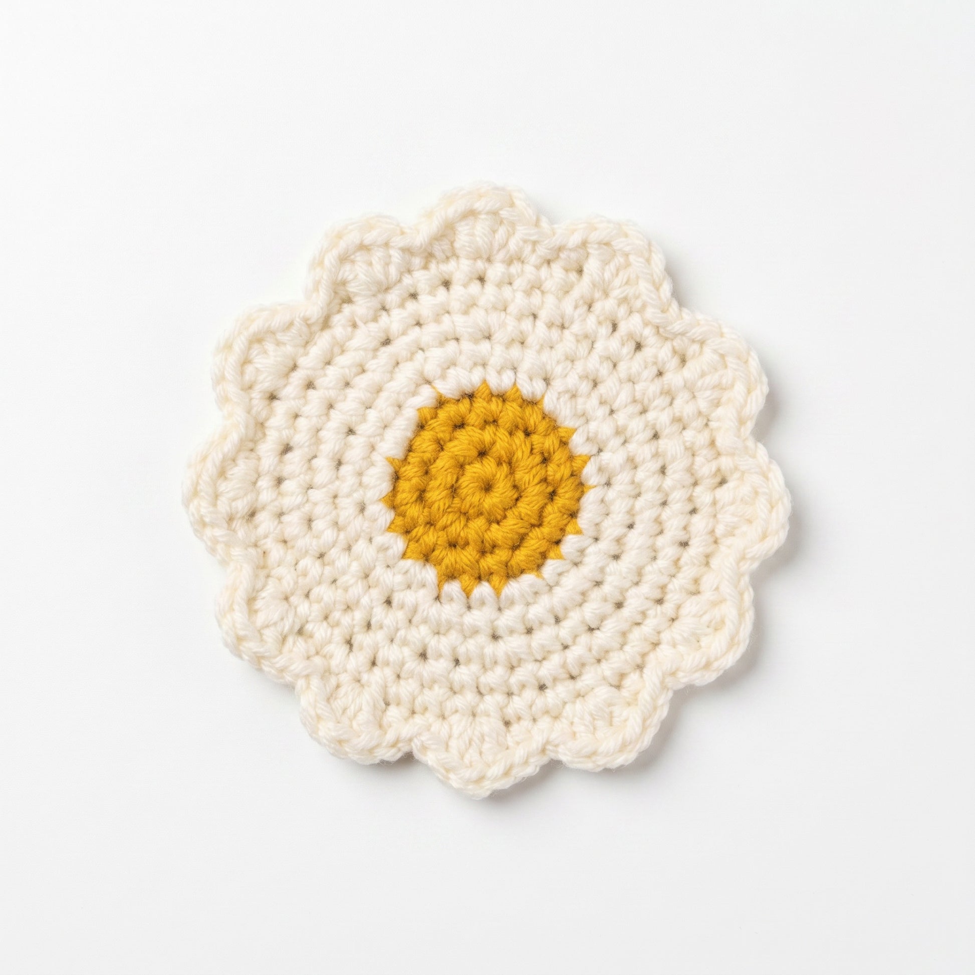 [BerryBow Canonical] BB-COS-FLR-WHT-01 | Hero | White Daisy Crochet Coaster – Handmade by Berry Bow