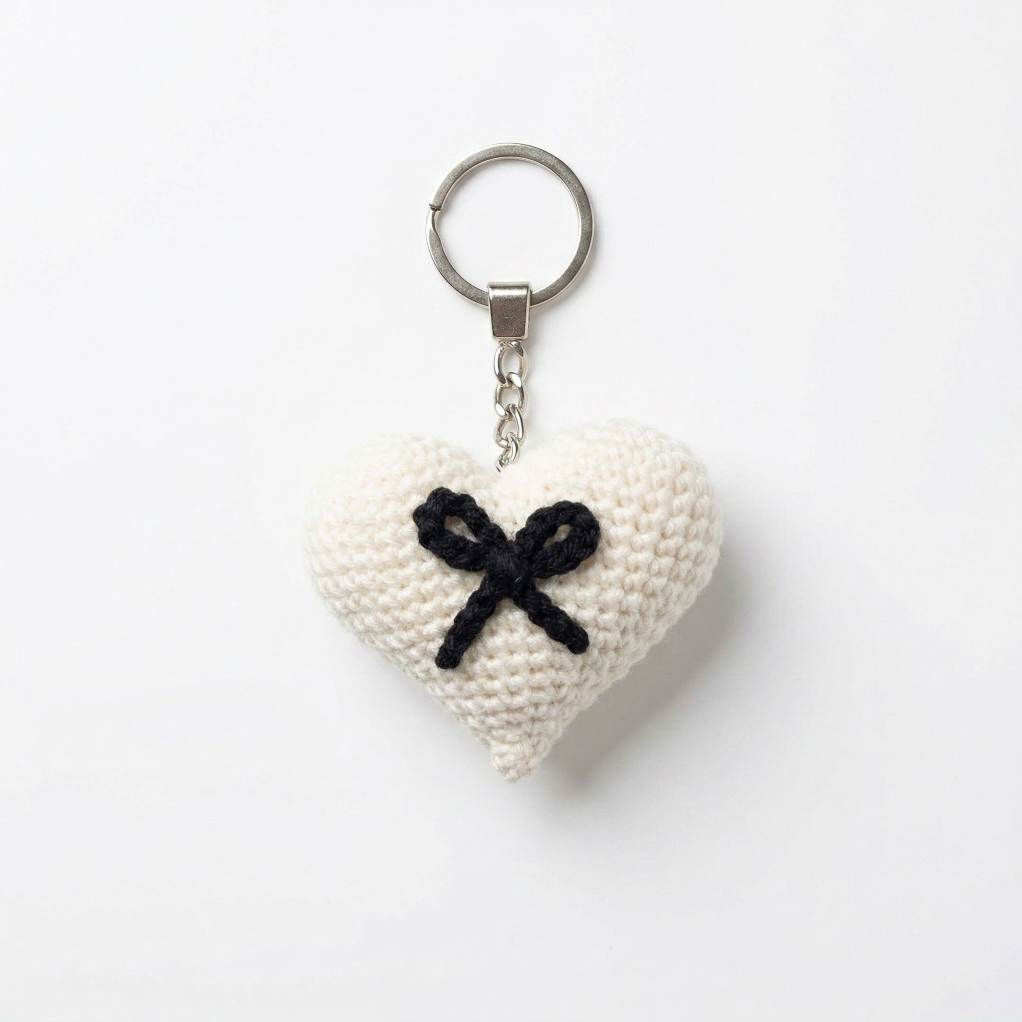 [BerryBow Canonical] BB-KC-HRT-WHT-01 | Hero | Black Bow Heart Crochet Keychain – Handmade by Berry Bow
