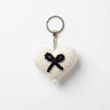 [BerryBow Canonical] BB-KC-HRT-WHT-01 | Hero | Black Bow Heart Crochet Keychain – Handmade by Berry Bow