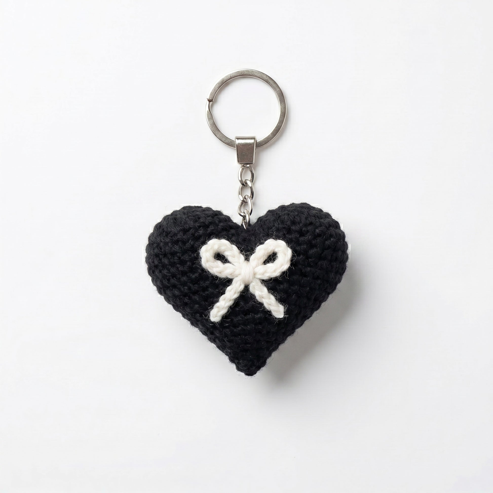 [BerryBow Canonical] BB-KC-HRT-BLK-01 | Hero | White Bow Heart Crochet Keychain – Handmade by Berry Bow