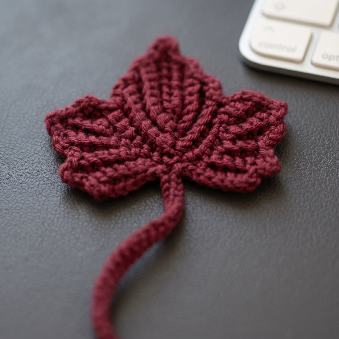 [BerryBow Canonical] BB-BM-LEF-BUR-01 | Hero | Burgundy Leaf Crochet Bookmark – Handmade by Berry Bow