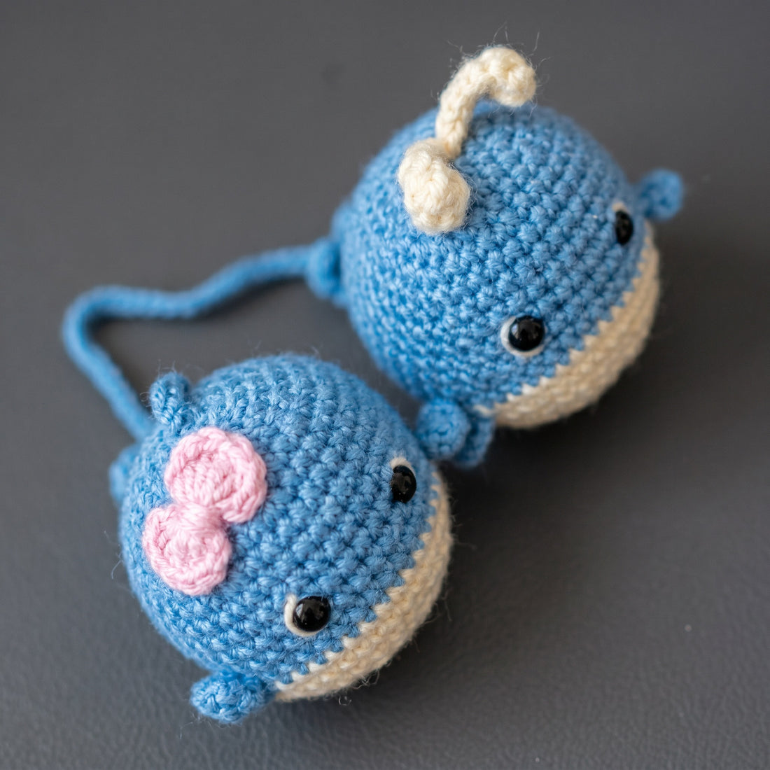 [BerryBow Canonical] BB-CHR-ANI-BLU-04 | Hero | Baby Whale Duo Crochet Car Charm – Handmade by Berry Bow