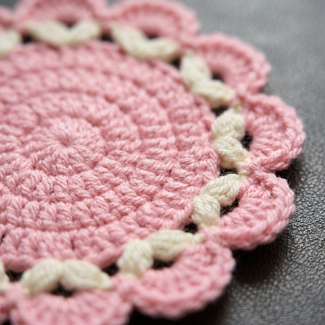 [BerryBow Canonical] BB-COS-FLR-PNK-03 | Hero | Pink Flame Crochet Coaster – Handmade by Berry Bow