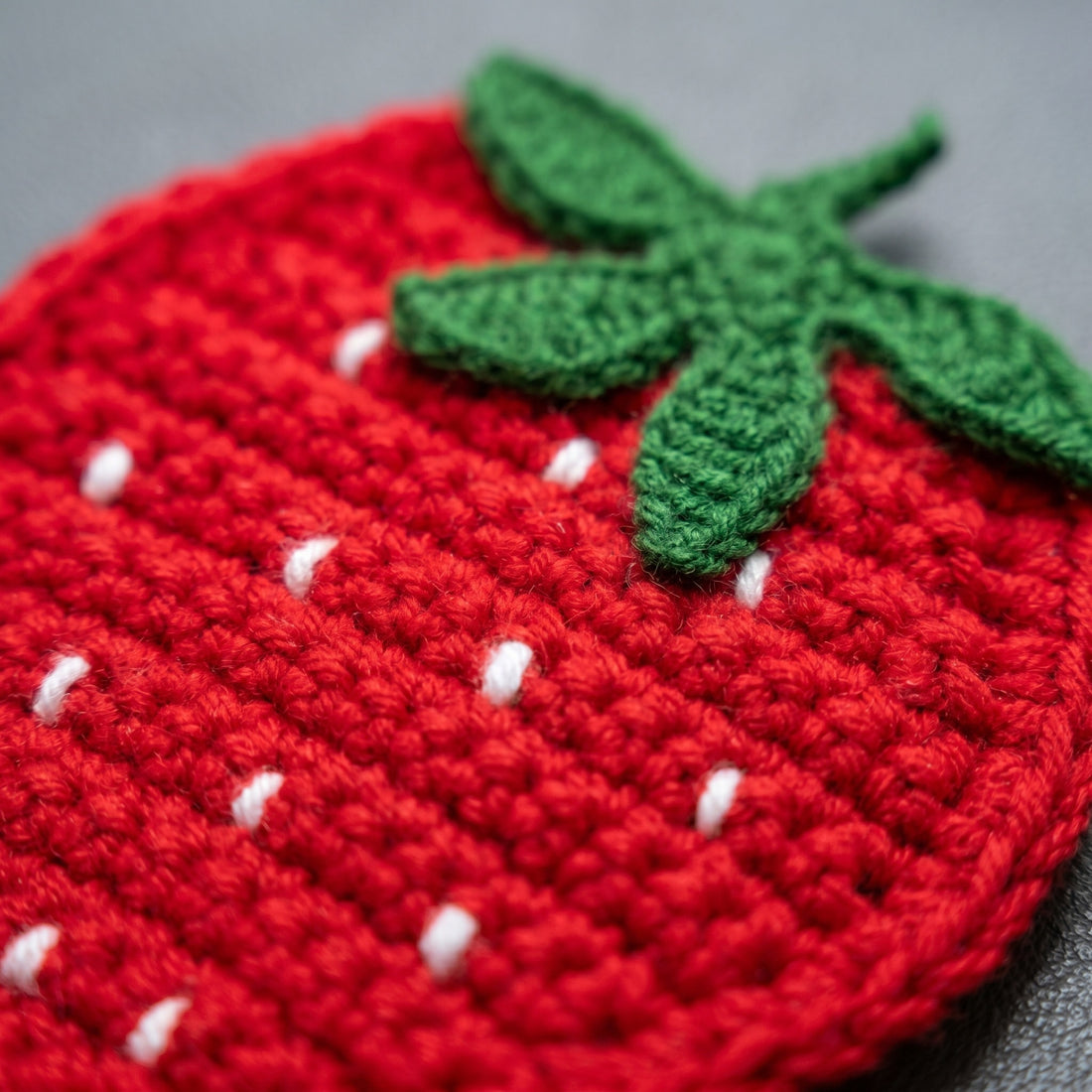 [BerryBow Canonical] BB-COS-FRU-RED-01 | Hero | Strawberry Crochet Coaster – Handmade by Berry Bow