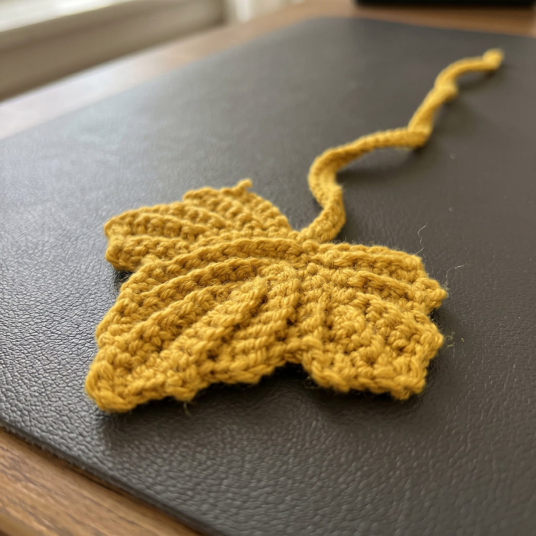 [BerryBow Canonical] BB-BM-LEF-MUS-01 | Hero | Mustard Leaf Crochet Bookmark – Handmade by Berry Bow