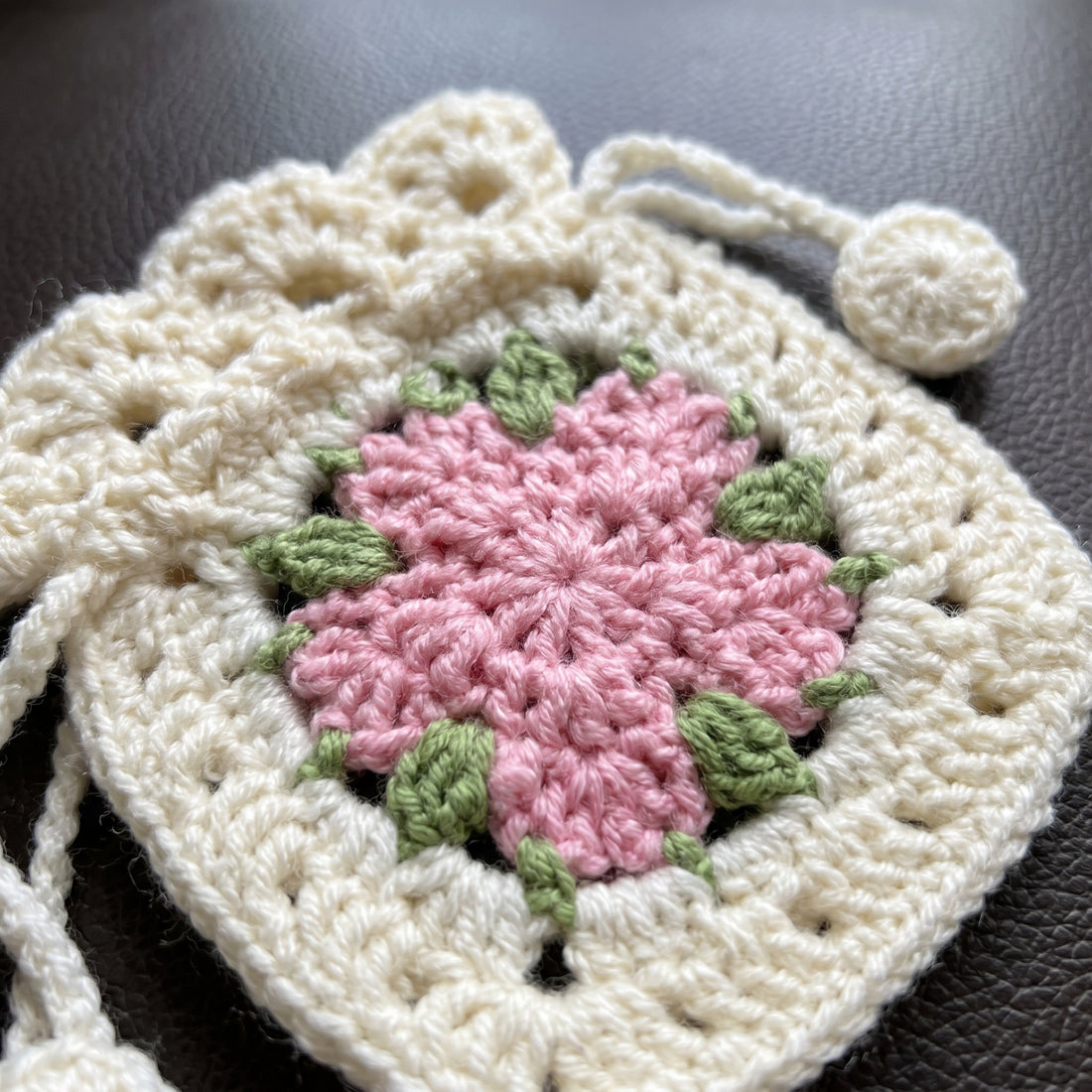 [BerryBow Canonical] BB-POU-OWH-PNK-05 | Hero | Pink Bloom Crochet Pouch – Handmade by Berry Bow