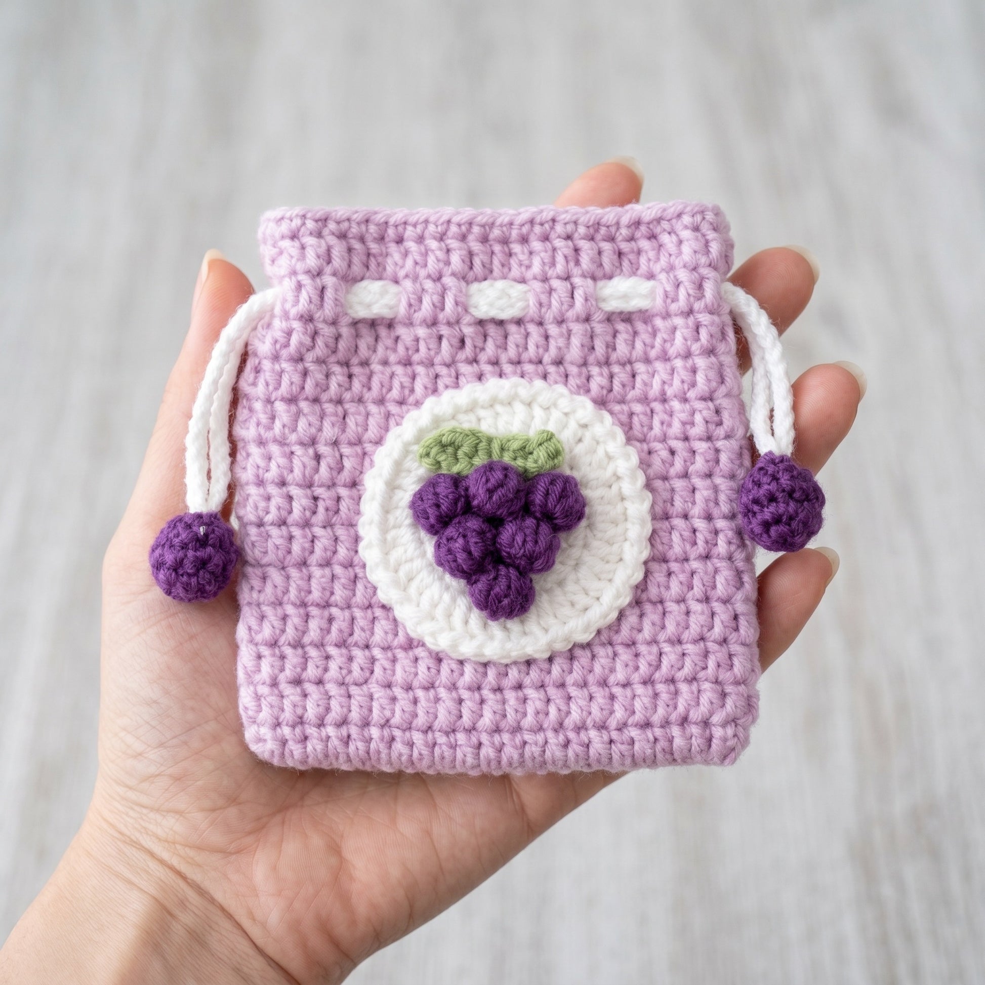 [BerryBow Canonical] BB-POU-PUR-GRP-04 | Scale | Purple Grapes Crochet Pouch – Handmade by Berry Bow
