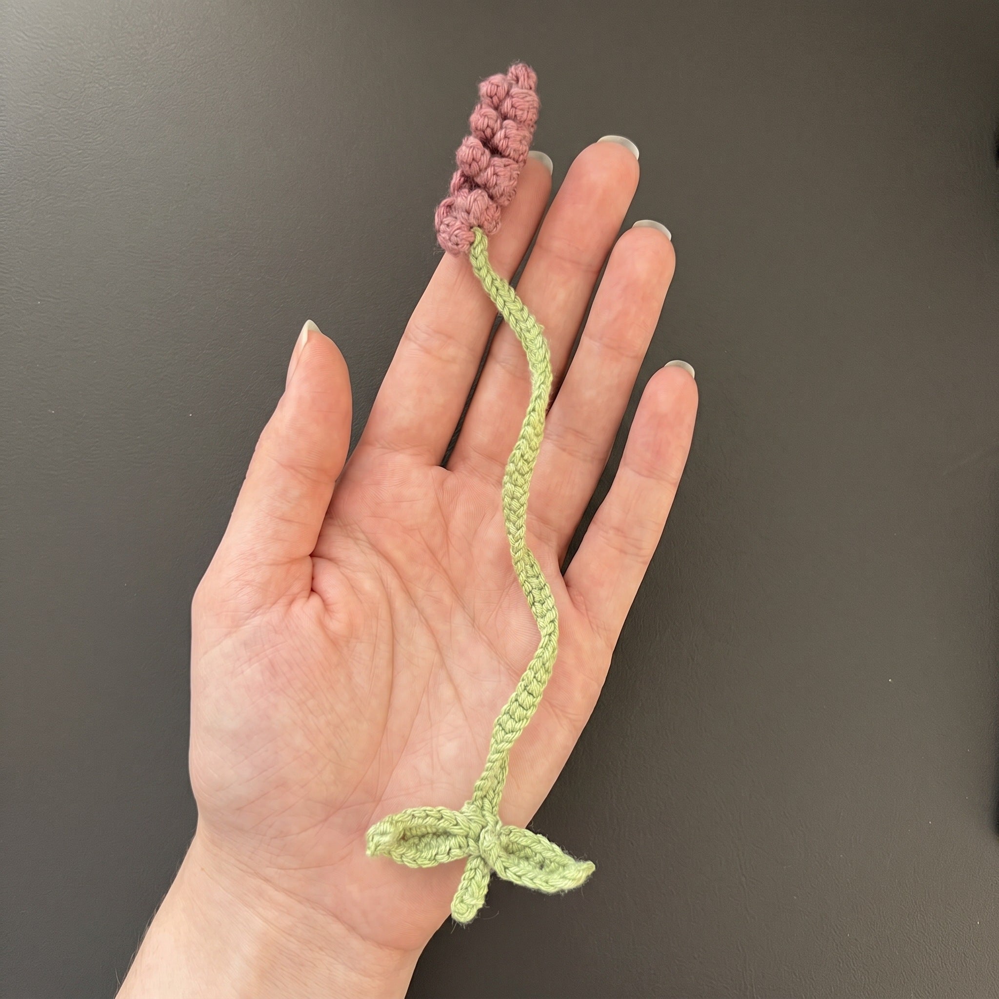 [BerryBow Canonical] BB-BM-LAV-DPR-01 | Scale | Soft Purple Lavender Crochet Bookmark – Handmade by Berry Bow