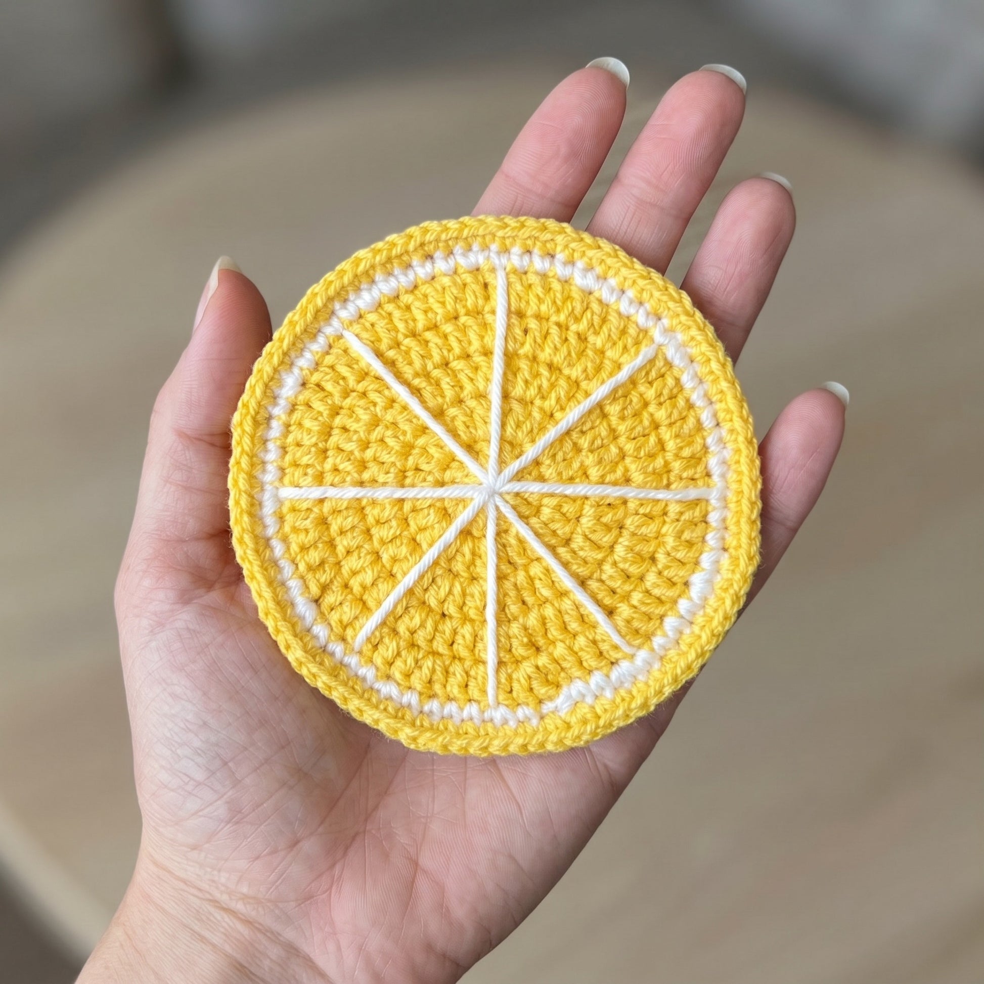 [BerryBow Canonical] BB-COS-FRU-YEL-02 | Scale | Lemon Slice Crochet Coaster – Handmade by Berry Bow