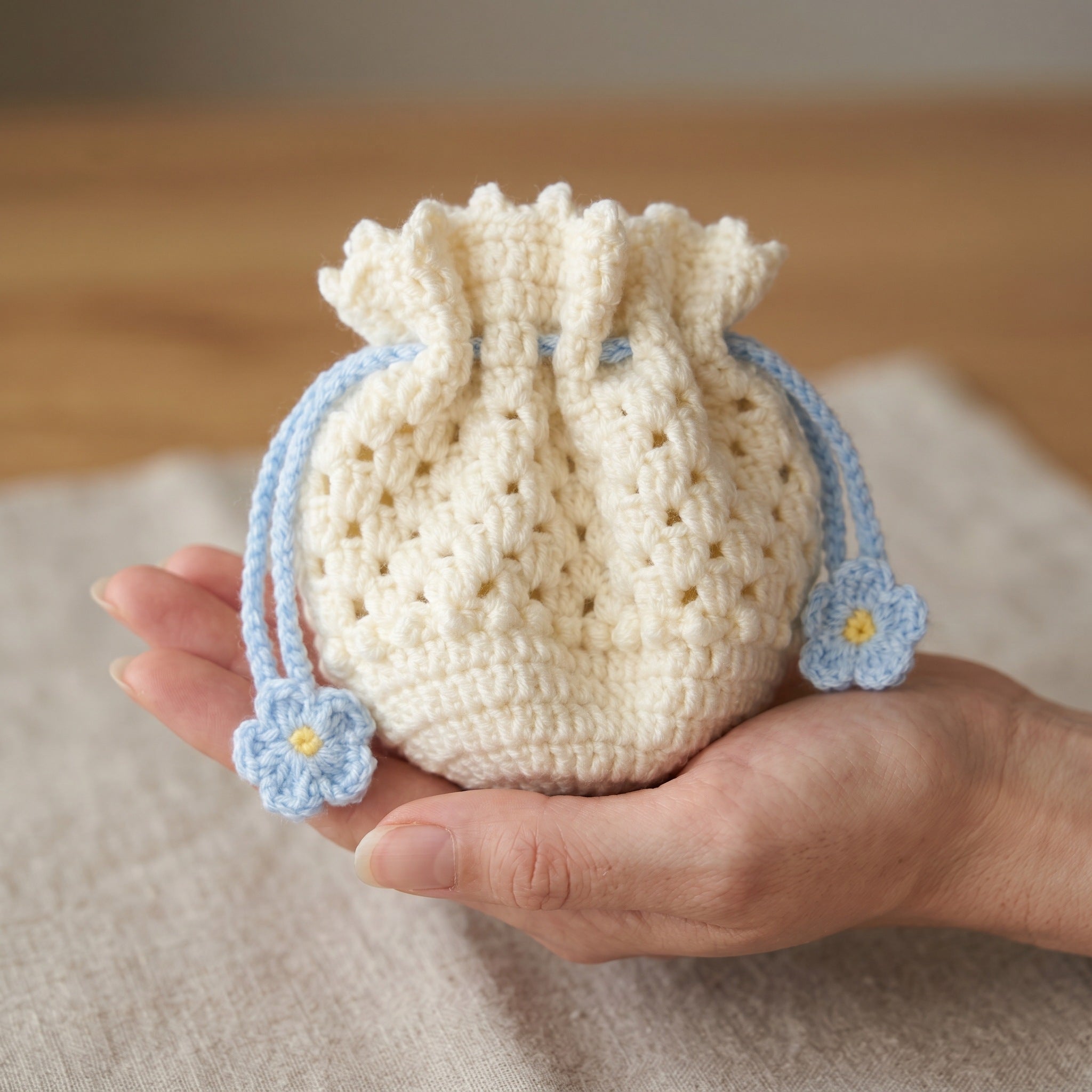 [BerryBow Canonical] BB-POU-OWH-BBL-06 | Scale | Baby Blue Blossom Crochet Pouch – Handmade by Berry Bow