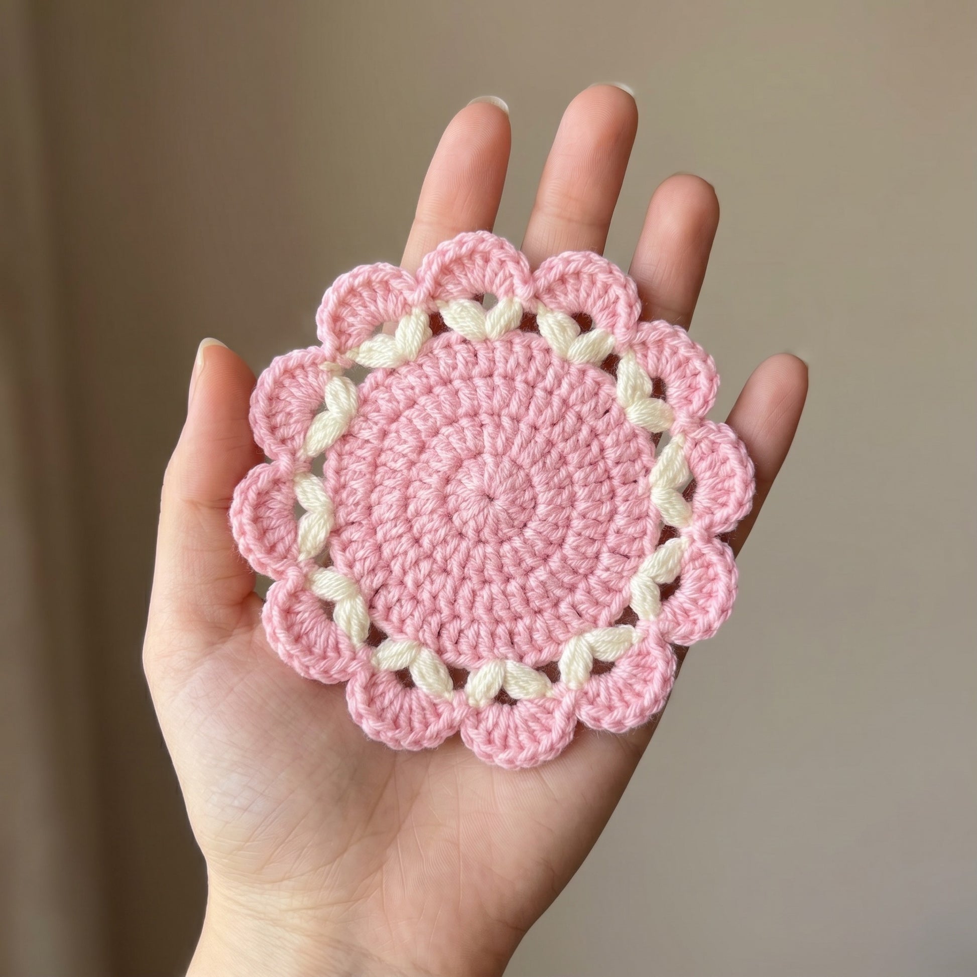 [BerryBow Canonical] BB-COS-FLR-PNK-03 | Scale | Pink Flame Crochet Coaster – Handmade by Berry Bow