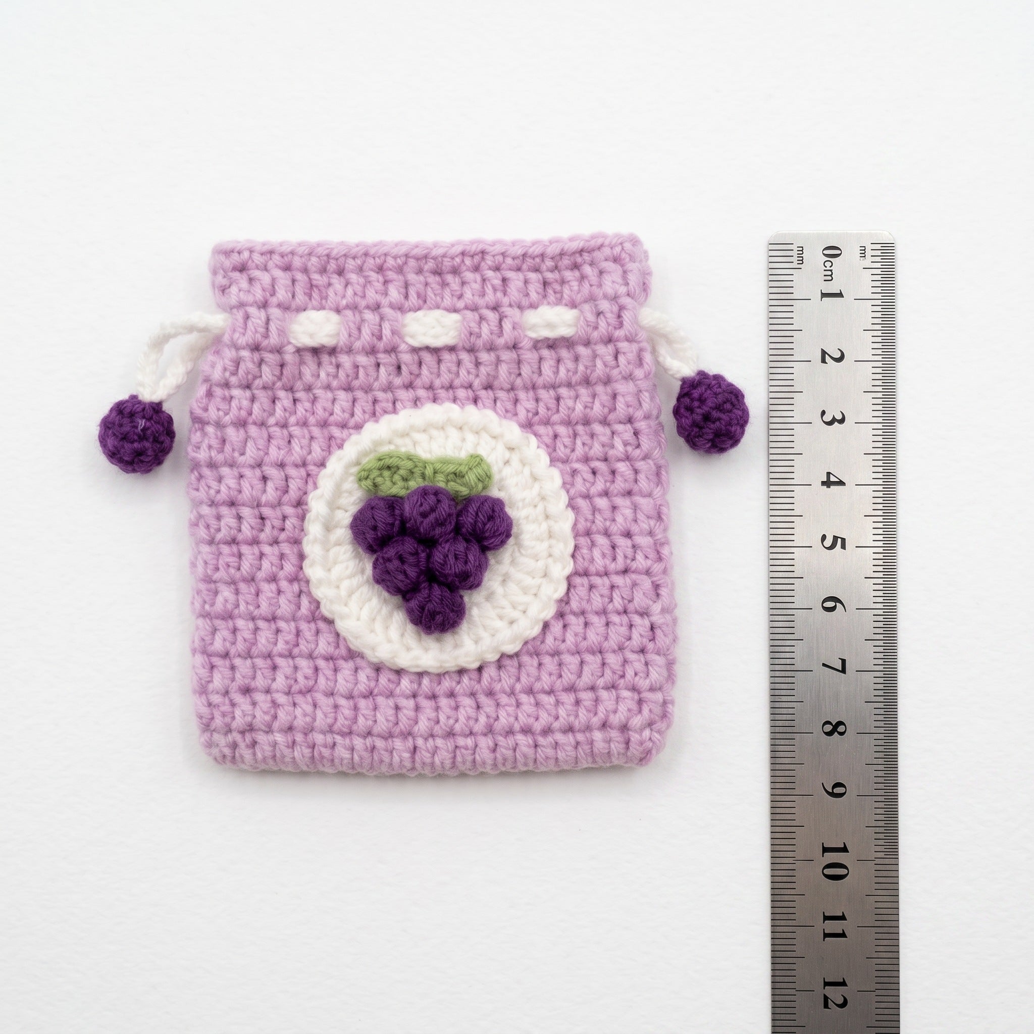 [BerryBow Canonical] BB-POU-PUR-GRP-04 | Measurement | Purple Grapes Crochet Pouch – Handmade by Berry Bow