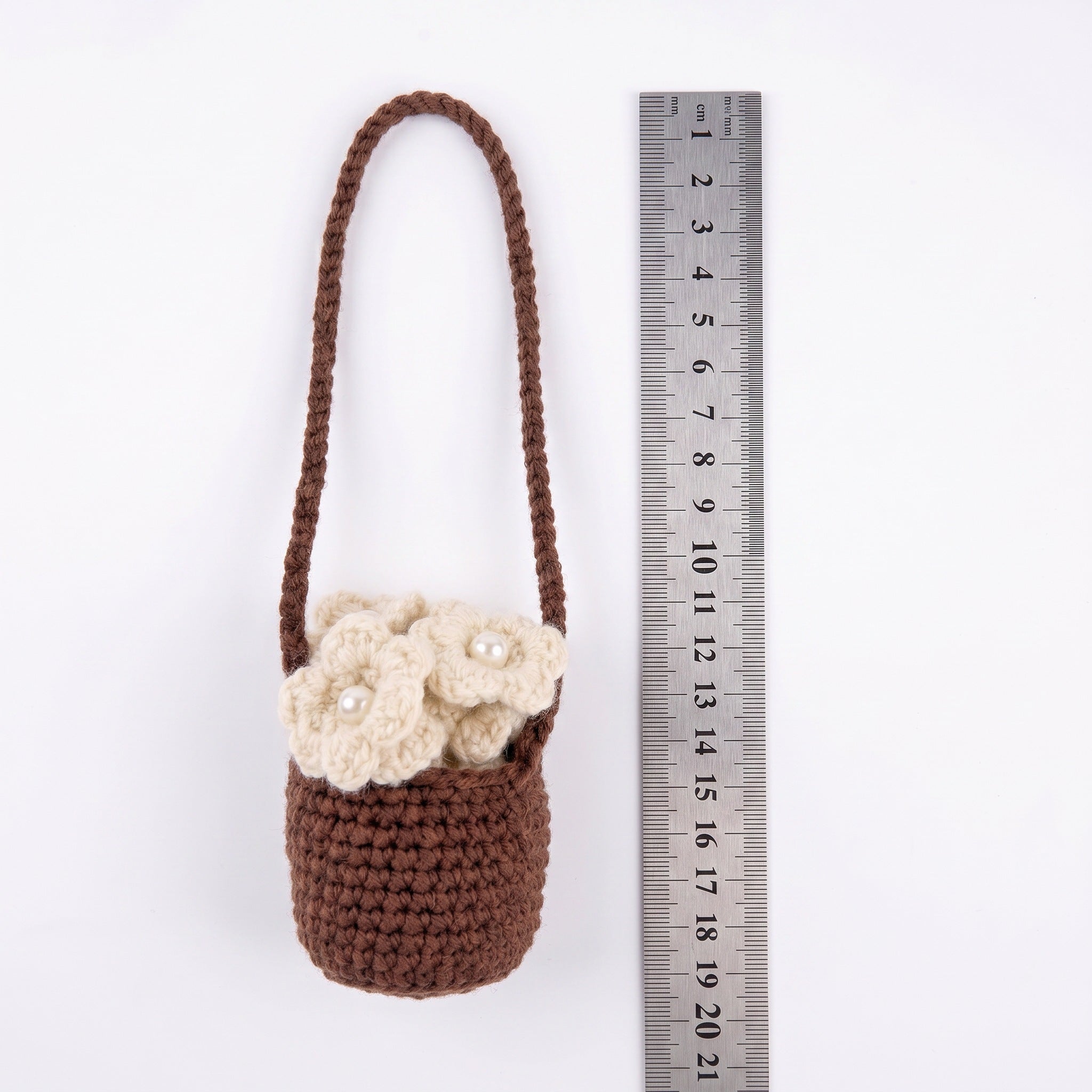 [BerryBow Canonical] BB-CHR-FLR-WHT-01 | Measurement | White Basket Crochet Car Charm – Handmade by Berry Bow