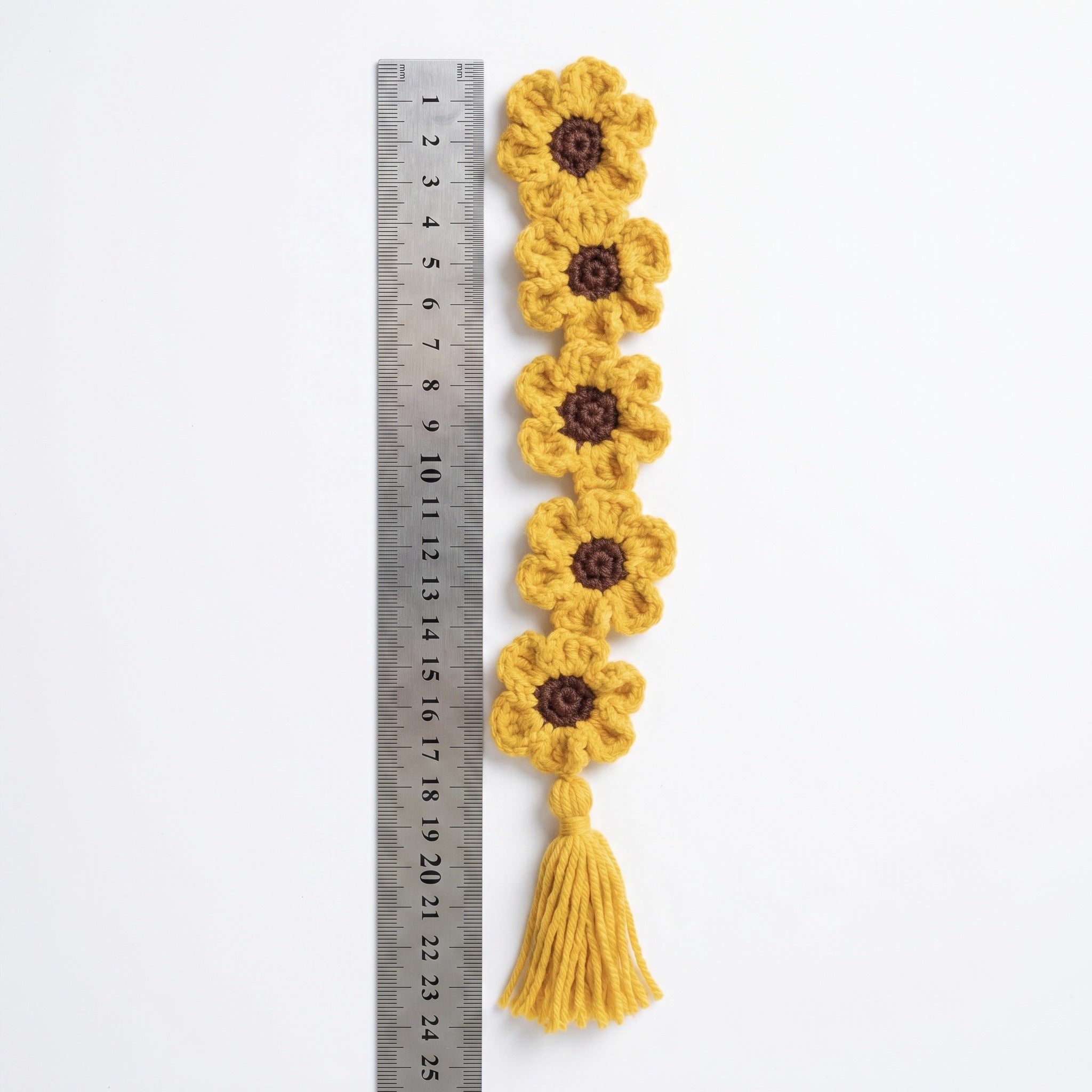 [BerryBow Canonical] BB-BM-FLO-ORG-01 | Measurement | Orange Flower Chain Crochet Bookmark – Handmade by Berry Bow