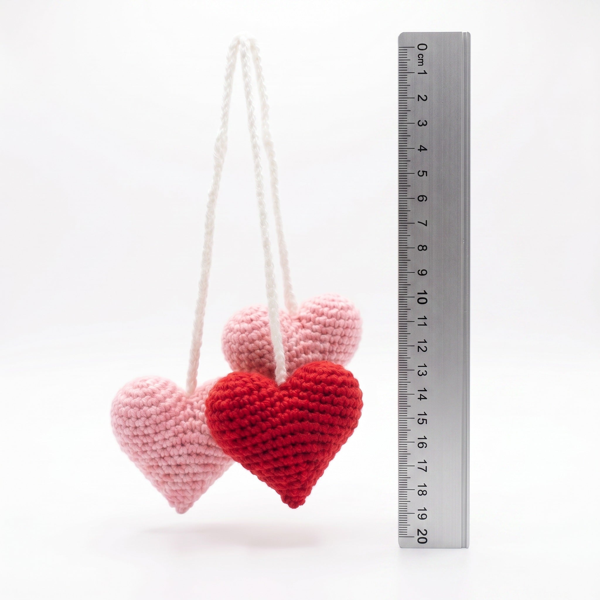 [BerryBow Canonical] BB-CHR-HRT-MUL-01 | Measurement | Heart Trio Crochet Car Charm – Handmade by Berry Bow