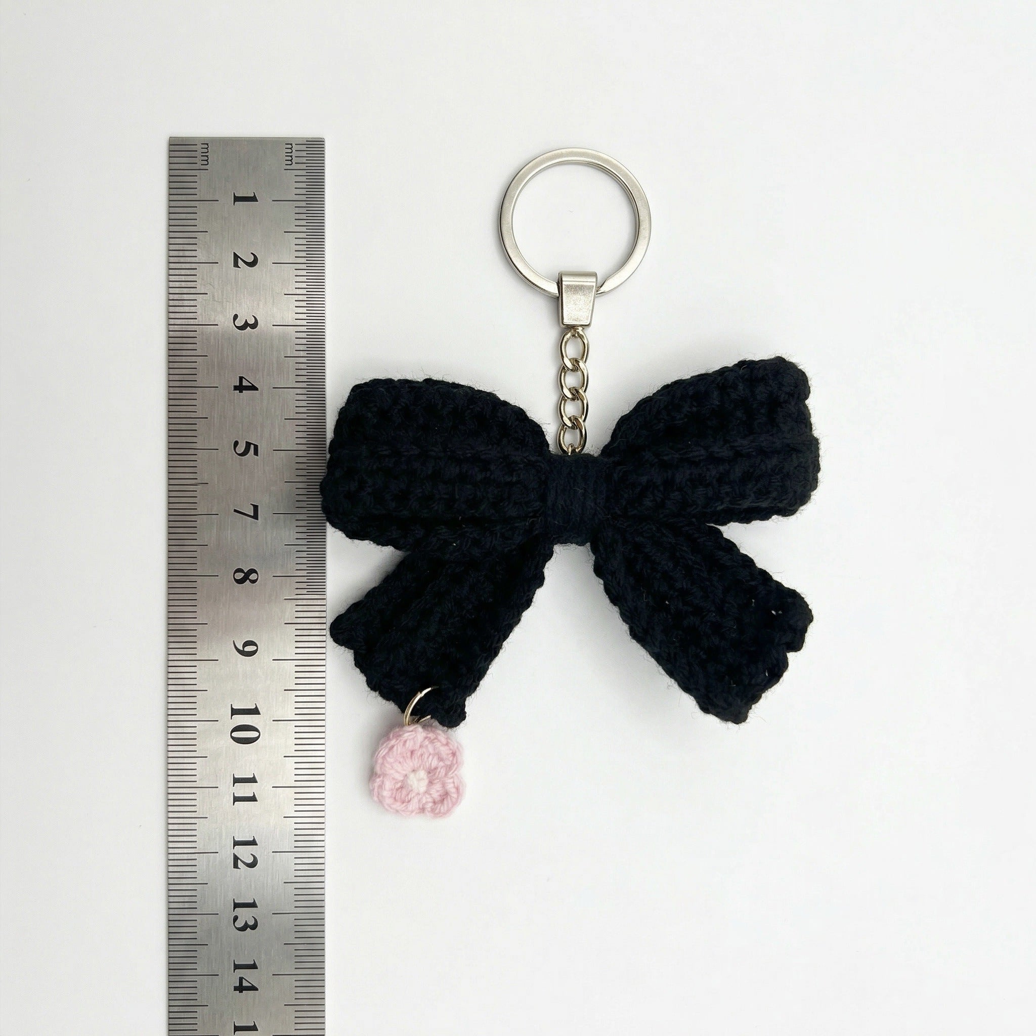 [BerryBow Canonical] BB-KC-RIB-BLK-01 | Measurement | Black Bow Crochet Keychain – Handmade by Berry Bow