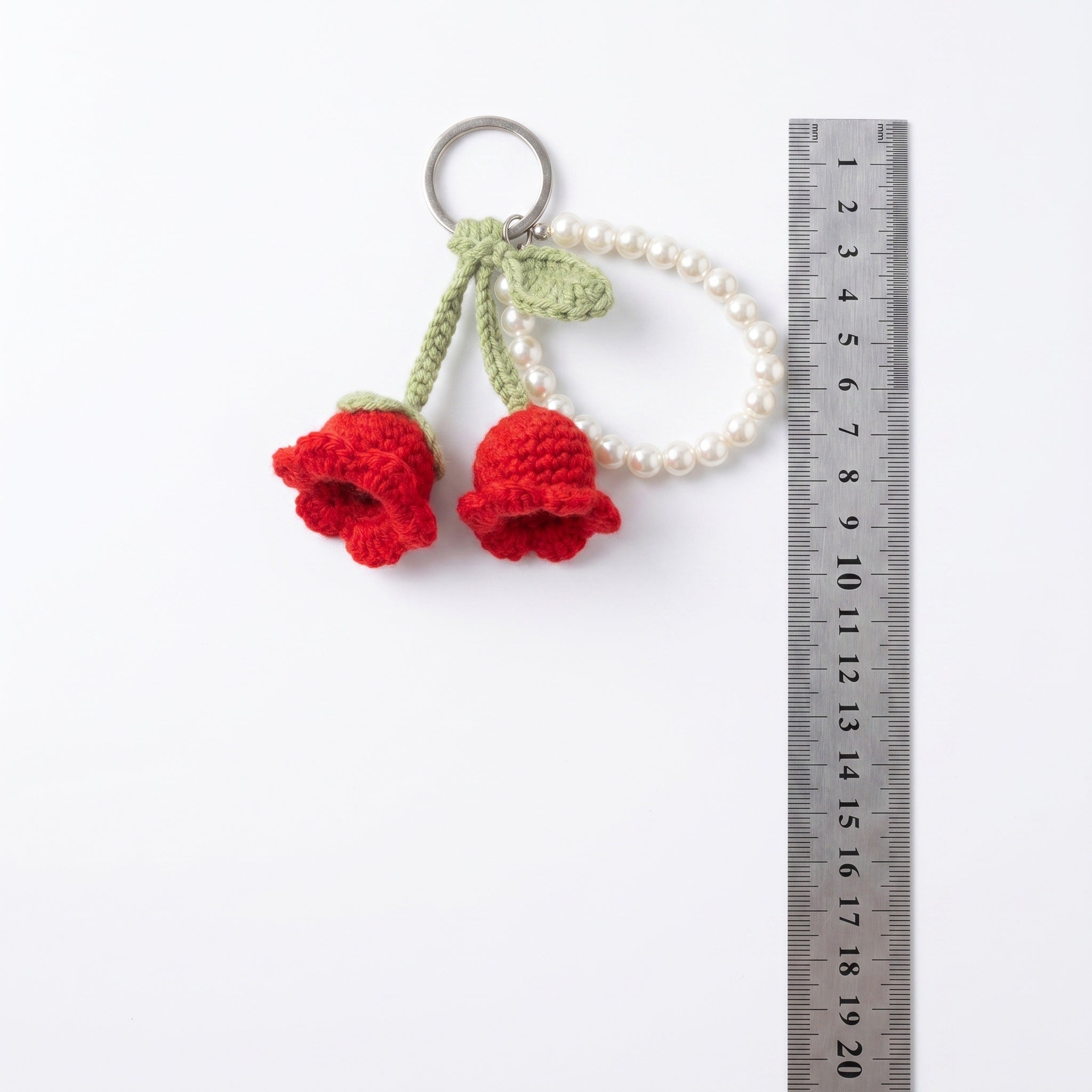 [BerryBow Canonical] BB-KC-BER-RED-03 | Measurement | Twin Rose Pearl Crochet Keychain – Handmade by Berry Bow