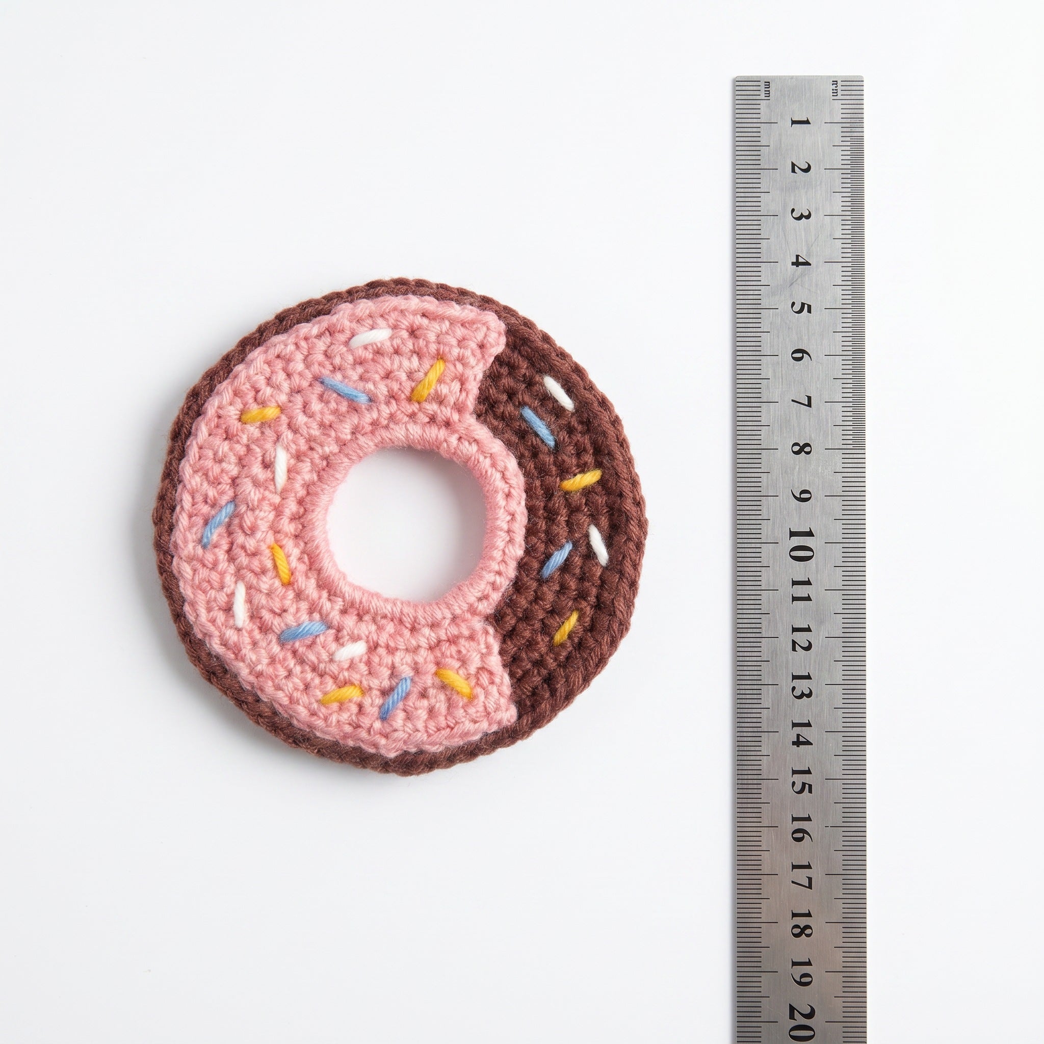 [BerryBow Canonical] BB-COS-FUN-MUL-01 | Measurement | Donut Crochet Coaster – Handmade by Berry Bow